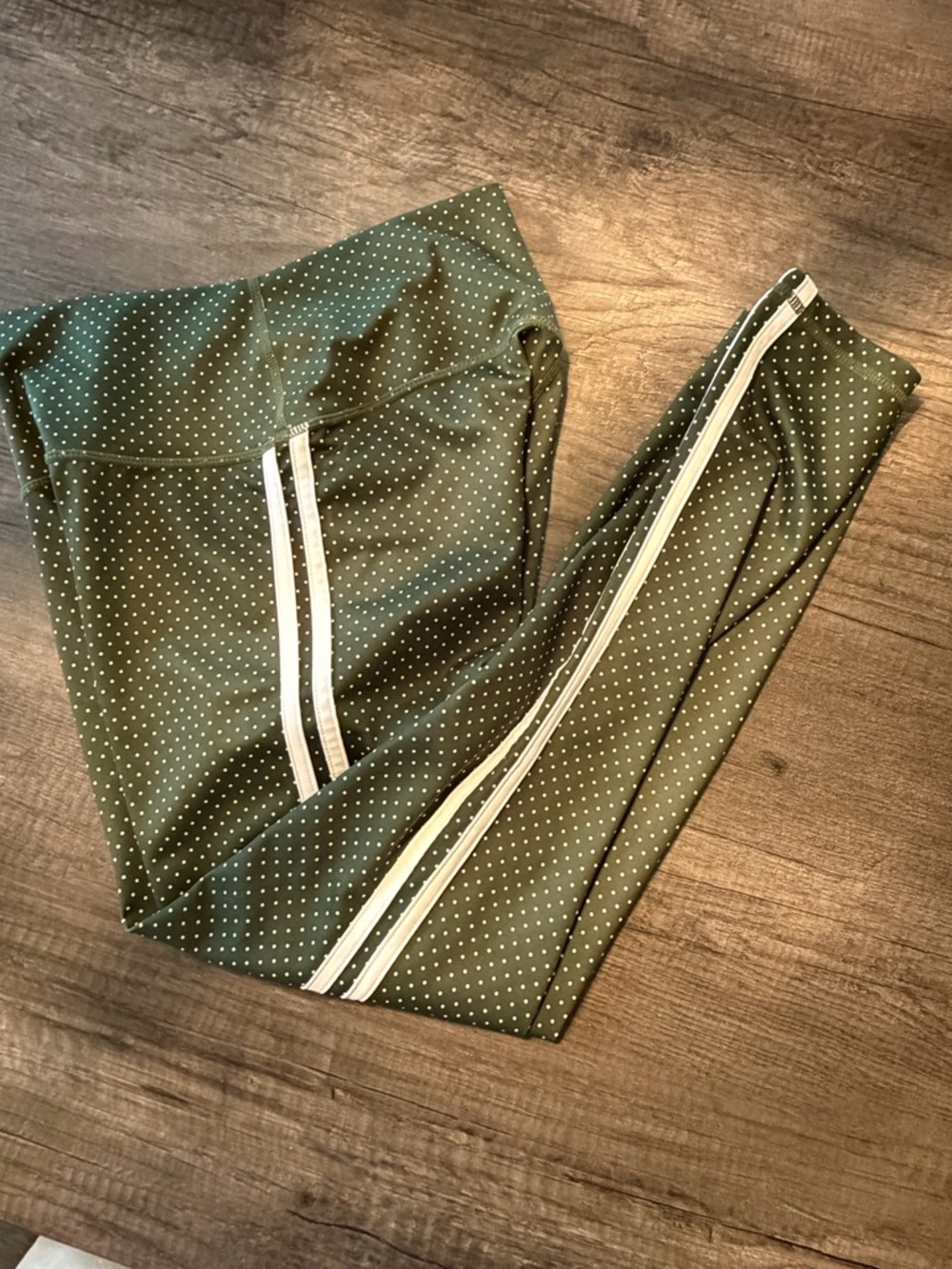 Wilo Olive Green Polka Dot women’s Leggings with White Side Stripes activewear
